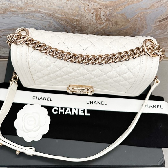 Chanel Caviar Quilted Medium Boy Leather Chain Flap Bag - Picture 4 of 16